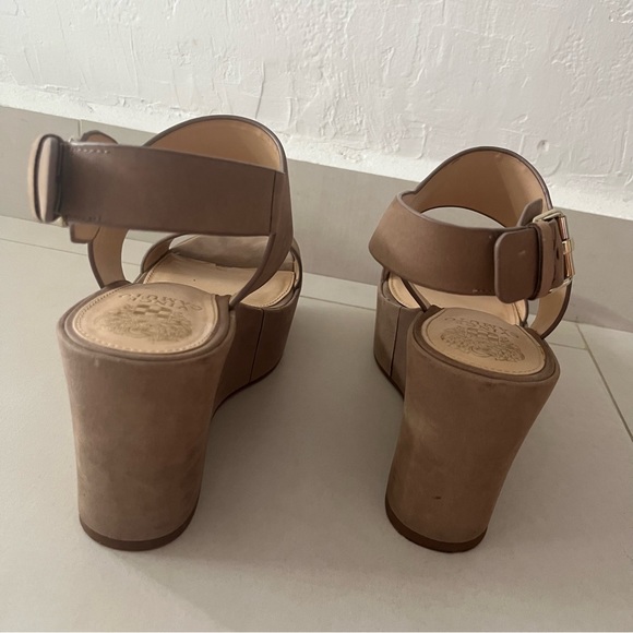 VINCE CAMUTO Platforms 🤎🤍 - Picture 4 of 5